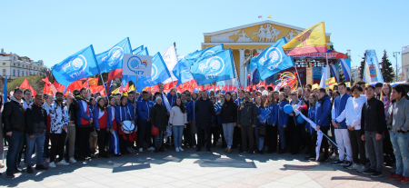 Представители Чувашского госуниверситета стали активными участниками Первомайского шествия